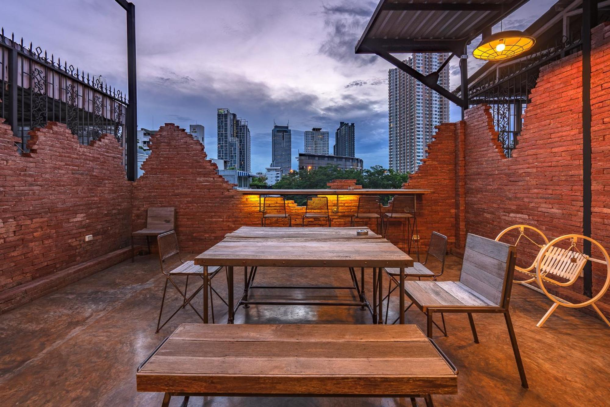 OYO 704 Siam Plug In Hostel Bangkok Exterior foto