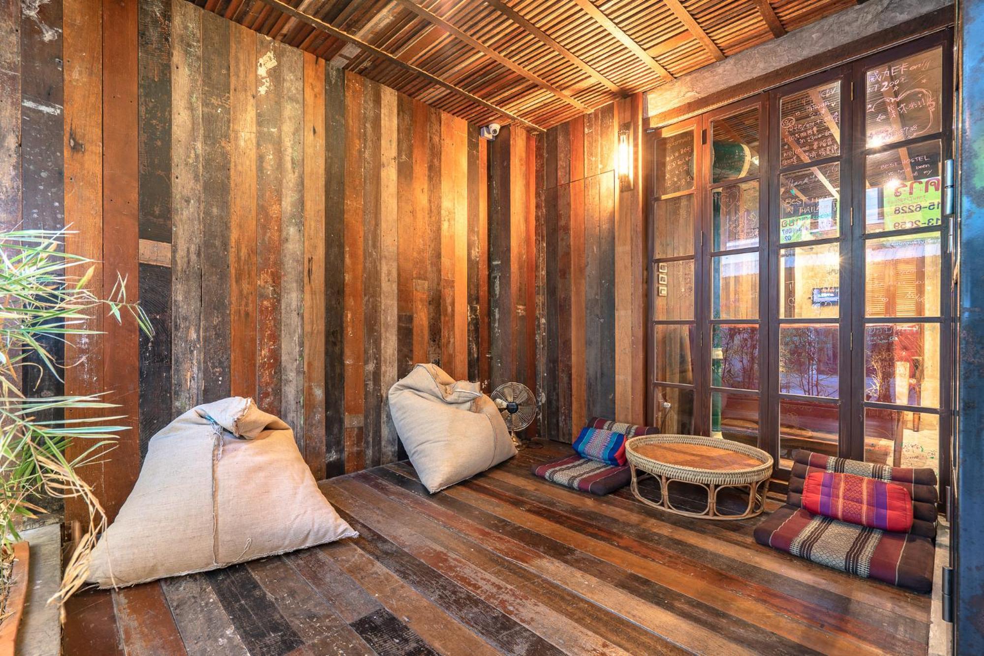 OYO 704 Siam Plug In Hostel Bangkok Exterior foto