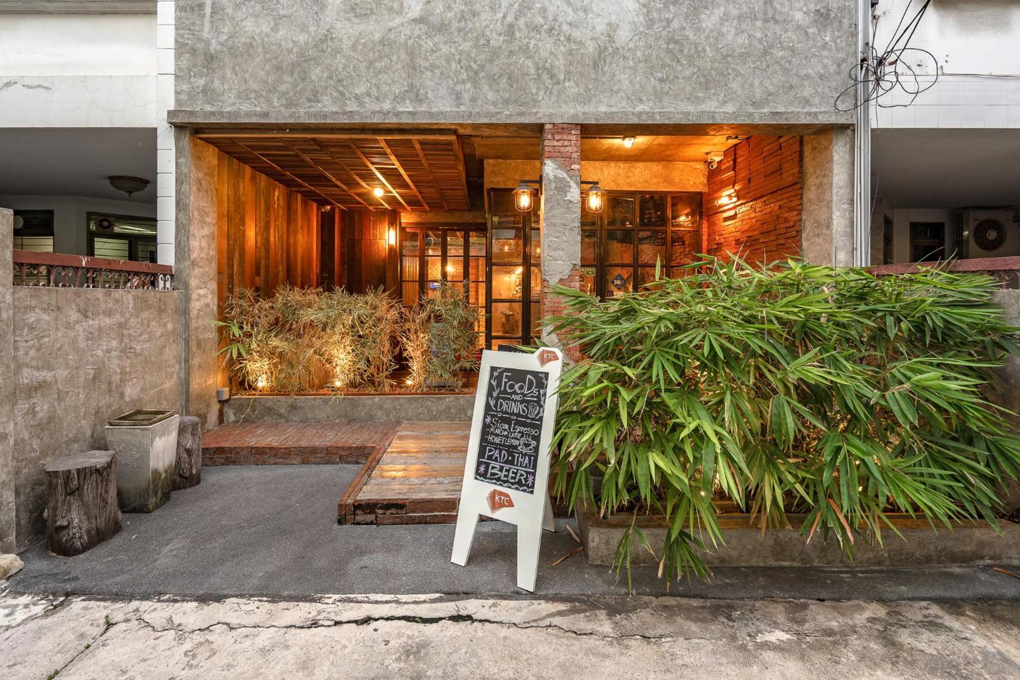 OYO 704 Siam Plug In Hostel Bangkok Exterior foto