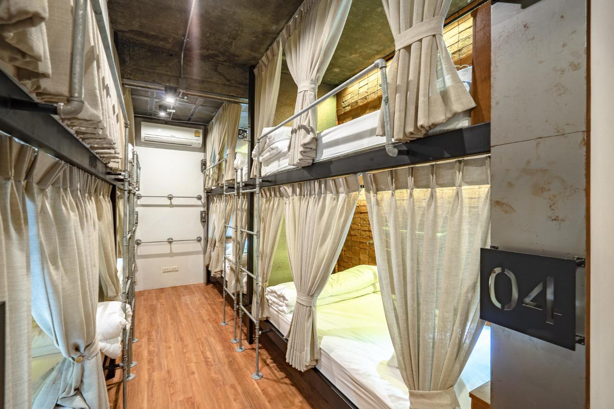 OYO 704 Siam Plug In Hostel Bangkok Exterior foto