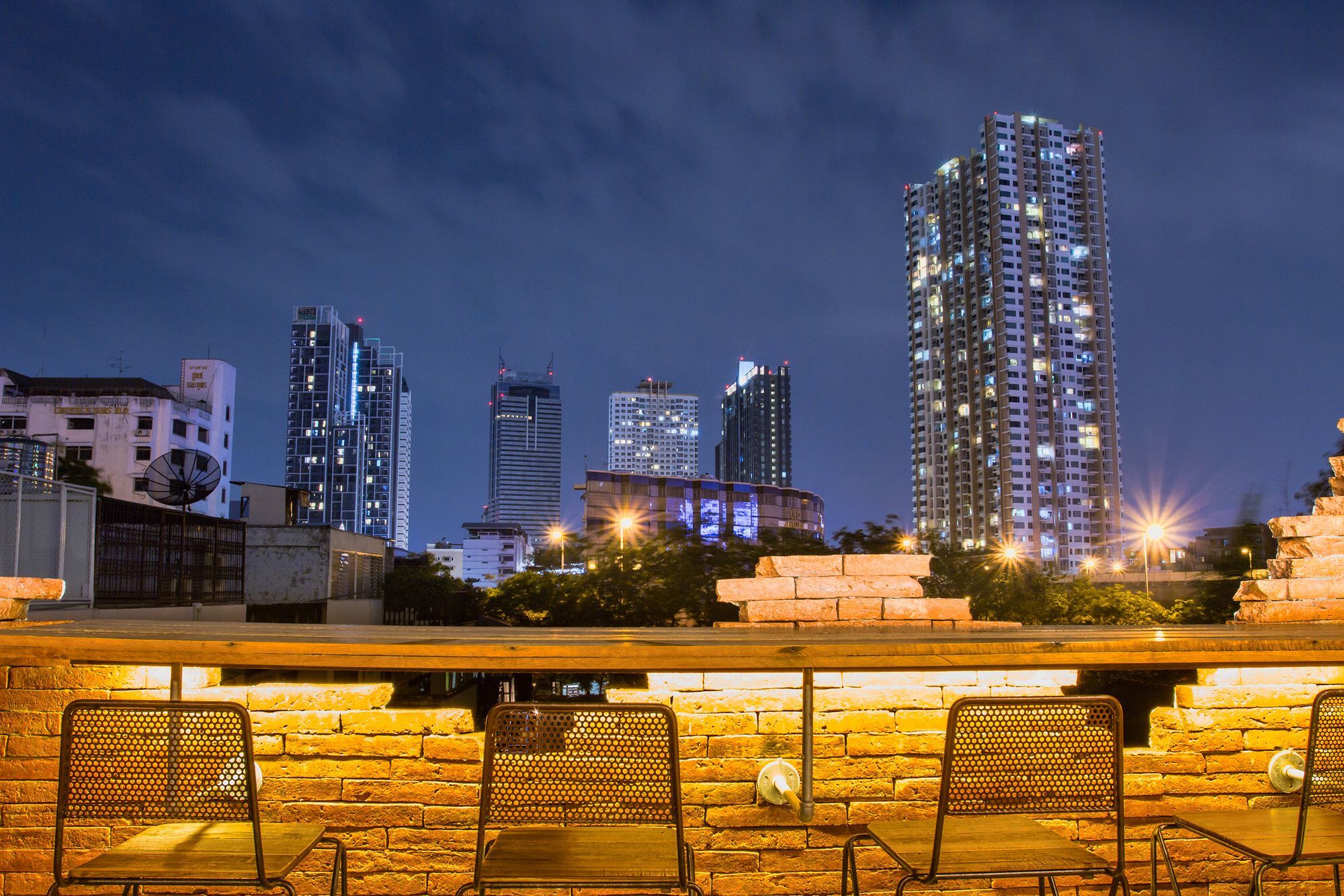 OYO 704 Siam Plug In Hostel Bangkok Exterior foto