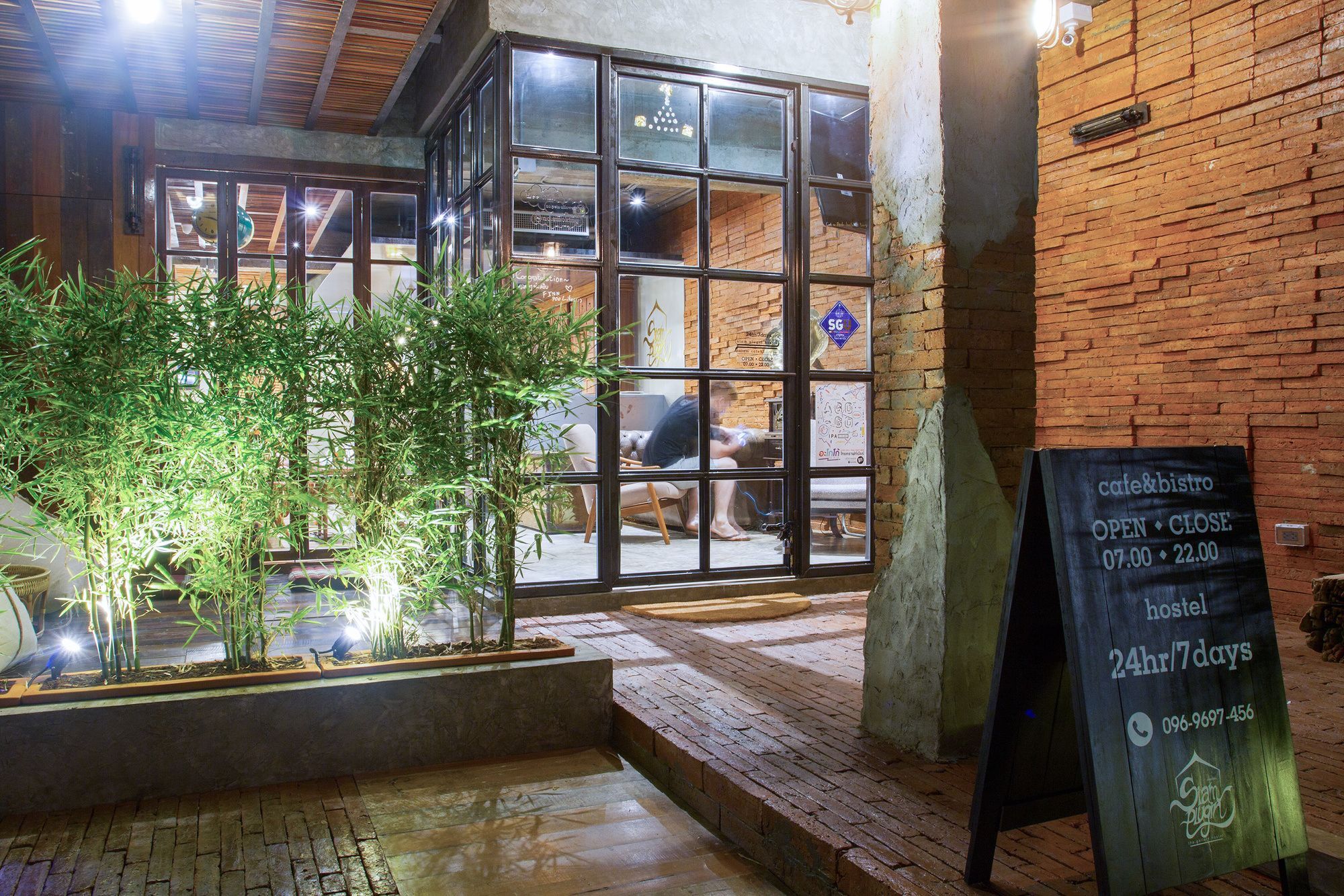 OYO 704 Siam Plug In Hostel Bangkok Exterior foto